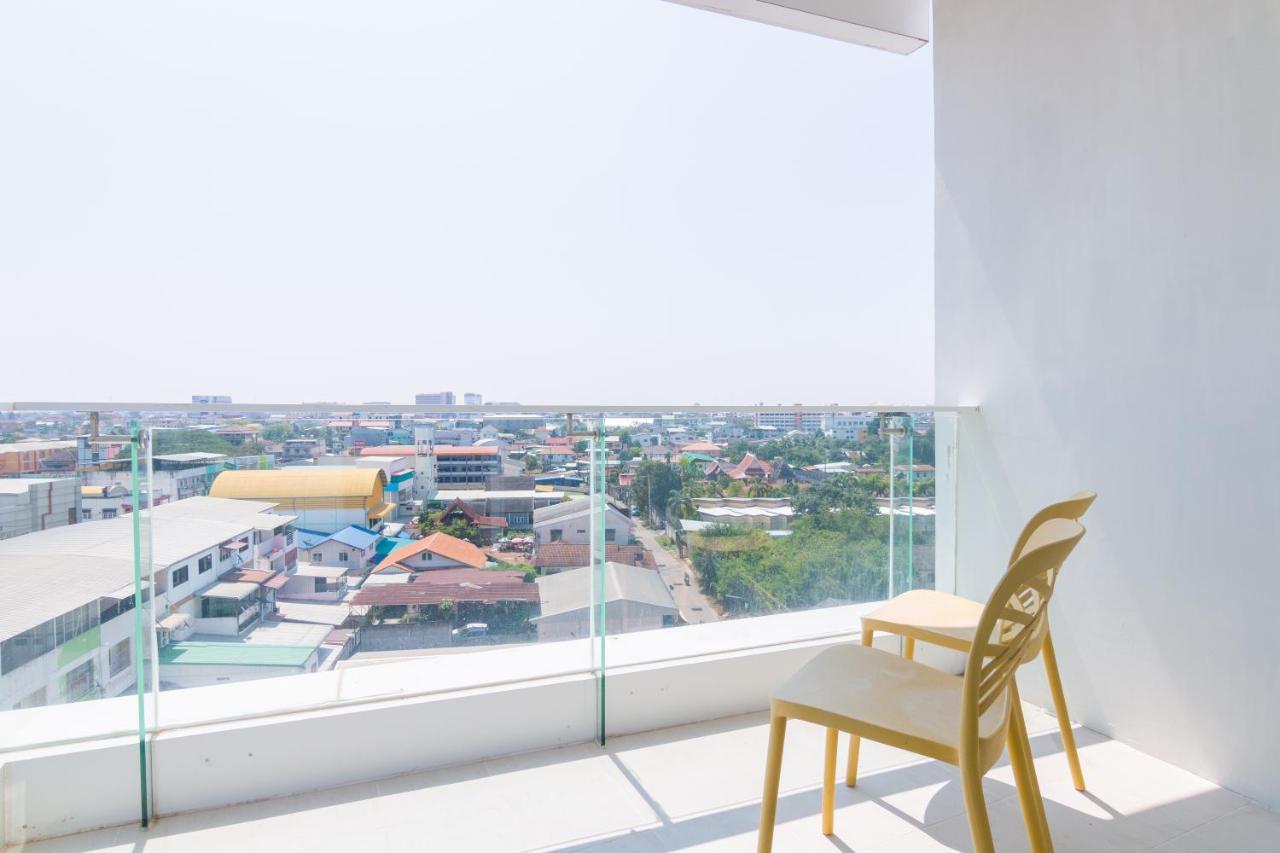 Vela Dhi Udon Thani Exteriör bild